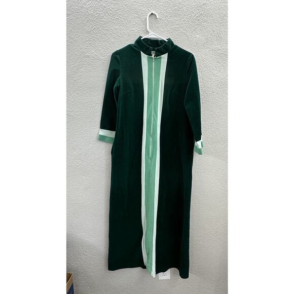 Sears Womens Robe Sleepwear Size 10 Green Velour Long Sleeve Maxi Zip Up Vintage - Picture 1 of 11